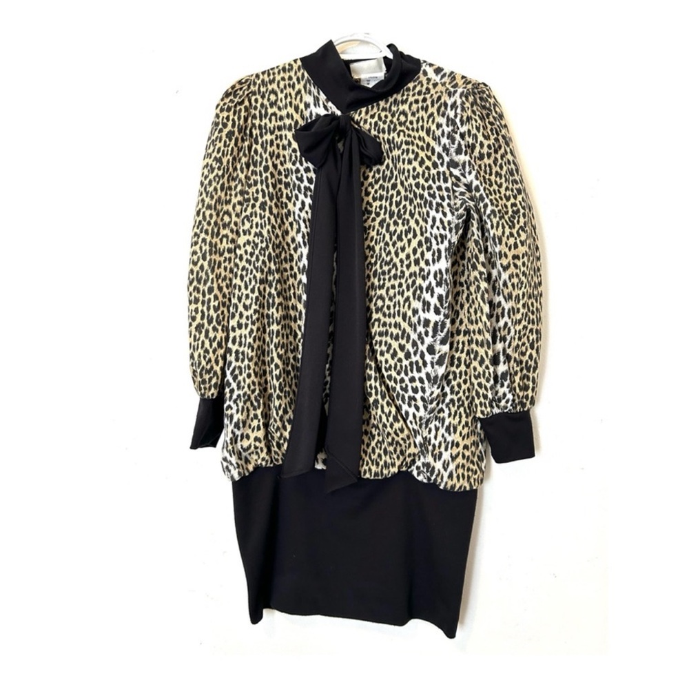 Flare & Fit Leopard Print Mini Dress Tie Neck Bow 3/4 Sleeve Slightly Bell Style